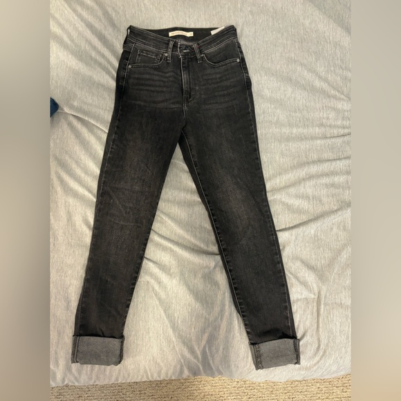 Levi’s High Rise Skinny - Picture 1 of 3